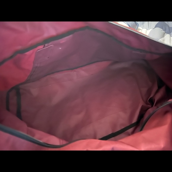 Victoria Secret travel bag, used once - Picture 7 of 7